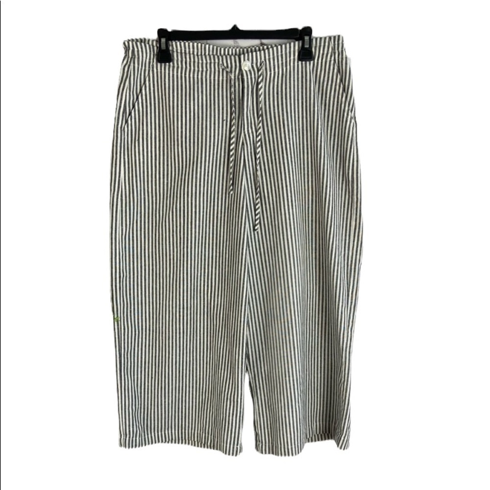 𝅺just Living Pin Striped  Shorts M